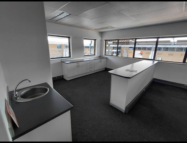 321M² OFFICE TO LET IN RANDJESPARK